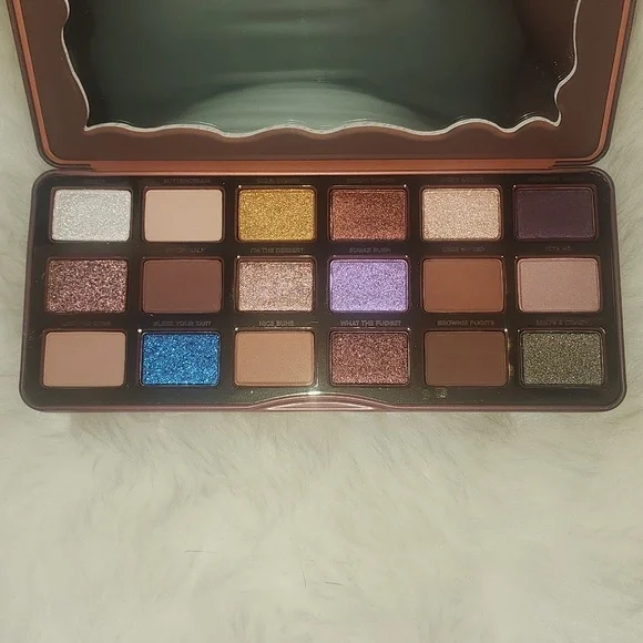 Too Faced Better Than Chocolate Pallette - Picture 6 of 6